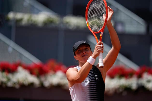 April 23, 2026, Madrid, Madrid, Spain: Iga Swiatek of Poland reacts after winning against Daria Snigur of Ukraine during the Mutua Madrid Open 2026, ATP, Tennis Herren Masters 1000 and WTA, Tennis Damen 1000, at La Caja Magica on April 23, 2026 in Madrid, Spain. Madrid Spain - ZUMAa181 20260423_zaa_a181_293 Copyright: xOscarxJ.xBarrosox