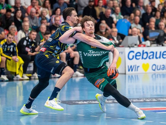 Erik Persson Frisch Auf Goeppingen, 22 in duel with Robert Timmermeister Rhein Neckar Loewen, 07 , Frisch Auf Goeppingen vs Rhein Neckar Loewen, Handball, 1 Bundesliga, Men, Season 2025 2026, 23 04 2026, Frisch Auf Goeppingen vs Rhein Neckar Loewen, Handball, 1 Bundesliga, Men, Season 2025 2026, 23 04 2026 Goeppingen Copyright: xEibner-Pressefoto MichaelxSchmidx EP_MST