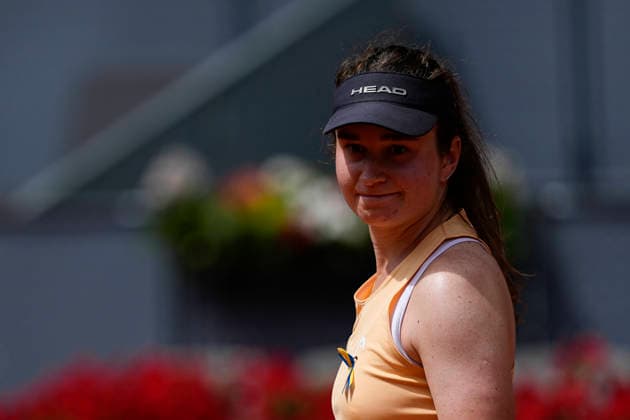 April 23, 2026, Madrid, Madrid, Spain: Daria Snigur of Ukraine plays against Iga Swiatek of Poland during the Mutua Madrid Open 2026, ATP, Tennis Herren Masters 1000 and WTA, Tennis Damen 1000, at La Caja Magica on April 23, 2026 in Madrid, Spain. Madrid Spain - ZUMAa181 20260423_zaa_a181_312 Copyright: xOscarxJ.xBarrosox