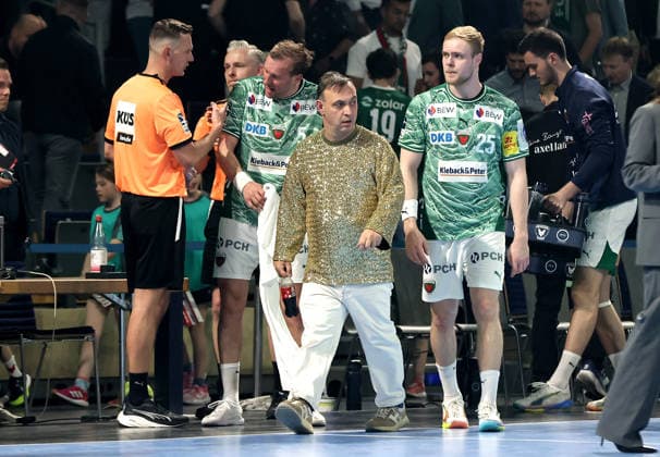 Manager Bob Hanning in a golden outfit Sport Handball HBL Bundesliga Men 29 Matchday Season 2025 2026 23 04 2026 Füchse Berlin vs VfL Gummersbach