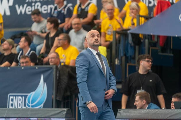 Milenko Bogicevic Syntainics MBC, Head Coach GER, Syntainics MBC vs CSO Voluntari, Basketball, European North Basketball League, Match for 3rd place, Season 2025 2026, 23 04 2026 GER, Syntainics MBC vs CSO Voluntari, Basketball, European North Basketball League, Match for 3rd place, Season 2025 2026, 23 04 2026 Weissenfels Copyright: xEibner-Pressefoto PiaxSchindlerx EP_PSR