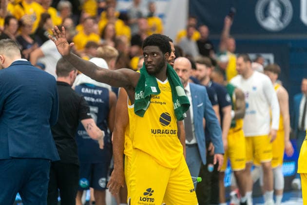 Khyri Thomas Syntainics MBC, 00 after the final whistle of the match GER, Syntainics MBC vs CSO Voluntari, Basketball, European North Basketball League, Match for 3rd place, Season 2025 2026, 23 04 2026 GER, Syntainics MBC vs CSO Voluntari, Basketball, European North Basketball League, Match for 3rd place, Season 2025 2026, 23 04 2026 Weissenfels Copyright: xEibner-Pressefoto PiaxSchindlerx EP_PSR