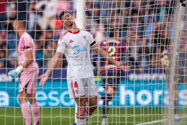 April 23, 2026, Ciutat Valencia, Valencia, Spain; Laliga Football League, Levante UD versus Sevilla CF *** April 23, 2026, Ciutat Valencia, Valencia, Spain Laliga Football League, Levante UD versus Sevilla CF Copyright: xJudithxAmigox
