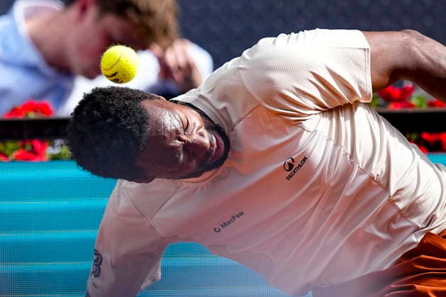 April 23, 2026, Madrid, Madrid, Spain: Gael Monfils of France plays against Camilo Ugo Carabelli of Argentina during the Mutua Madrid Open 2026, ATP, Tennis Herren Masters 1000 and WTA, Tennis Damen 1000, at La Caja Magica on April 23, 2026 in Madrid, Spain. Madrid Spain - ZUMAa181 20260423_zaa_a181_397 Copyright: xOscarxJ.xBarrosox