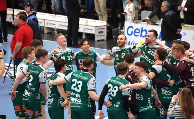 23 04 2026, Germany, Göppingen, Handball DAIKIN HBL Bundesliga, FRISCH AUF Göppingen vs Rhein Neckar Löwen, Final cheer, Cheers FAG