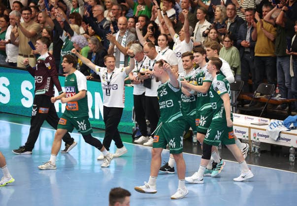 23 04 2026, Germany, Göppingen, Handball DAIKIN HBL Bundesliga, FRISCH AUF Göppingen vs Rhein Neckar Löwen, Final cheer, Cheers FAG