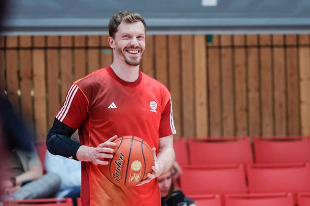 In the picture Andreas Obst FC Bayern Muenchen Basketball, 13 23 04 2026, Basketball, Fitness First Wuerzburg Baskets vs FC Bayern Muenchen Basketball, easyCredit BBL, 26 Matchday, Germany, 97072, tectake Arena Wuerzburg, Copyright: HMBxMedia xJulienxBecker