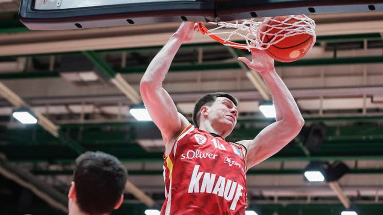 In the picture Christian Skladanowski Wuerzburg Baskets, 19 with the dunk 23 04 2026, Basketball, Fitness First Wuerzburg Baskets vs FC Bayern Muenchen Basketball, easyCredit BBL, 26 Matchday, Germany, 97072, tectake Arena Wuerzburg, Copyright: HMBxMedia xJulienxBecker