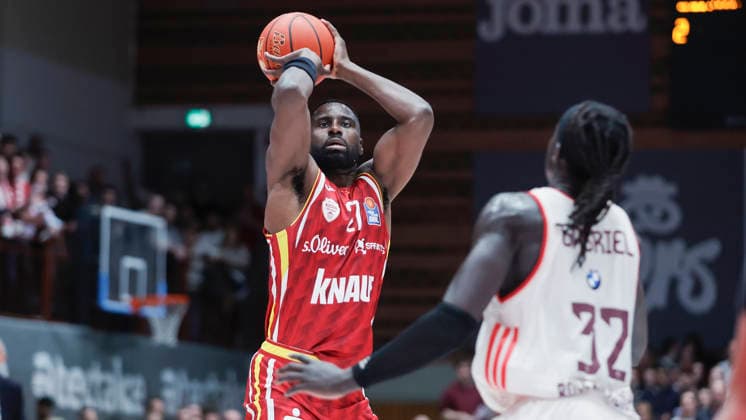 In the picture from left Eddy Edigin Wuerzburg Baskets, 27 on the ball against Wenyen Gabriel FC Bayern Muenchen Basketball, 32 23 04 2026, Basketball, Fitness First Wuerzburg Baskets vs FC Bayern Muenchen Basketball, easyCredit BBL, Matchday 26, Germany, 97072, tectake Arena Wuerzburg, Copyright: HMBxMedia xJulienxBecker