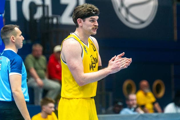 Bennett Vander Plas Dziki Warsaw, 00 motivates his teammates GER, Manchester Basketball vs Dziki Warsaw, Basketball, European North Basketball League, Final, Season 2025 2026, 23 04 2026 GER, Manchester Basketball vs Dziki Warsaw, Basketball, European North Basketball League, Final, Season 2025 2026, 23 04 2026 Weissenfels Copyright: xEibner-Pressefoto PiaxSchindlerx EP_PSR