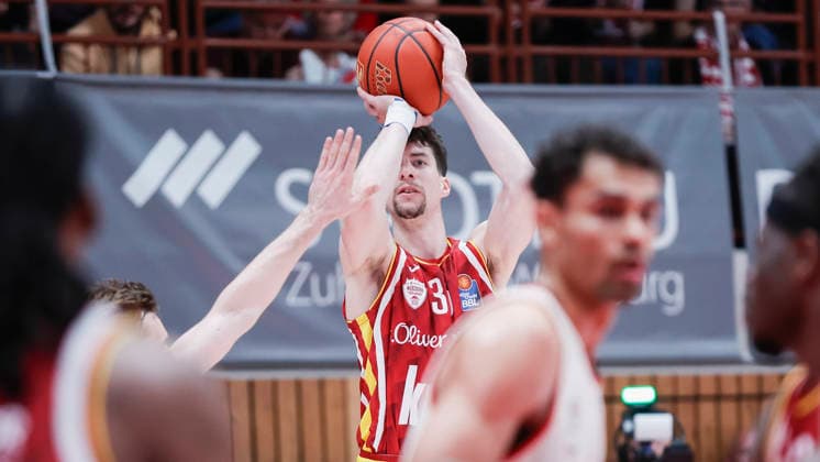 In the picture Alen Pjanic Wuerzburg Baskets, 35 with the three-pointer 23 04 2026, Basketball, Fitness First Wuerzburg Baskets vs FC Bayern Muenchen Basketball, easyCredit BBL, 26 Matchday, Germany, 97072, tectake Arena Wuerzburg, Copyright: HMBxMedia xJulienxBecker