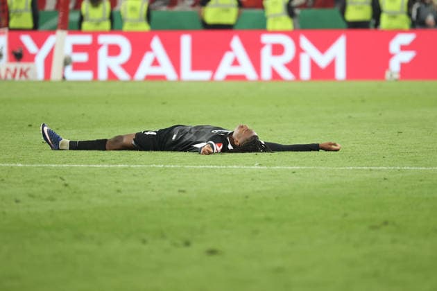 23.04.2026, xtvx, Fussball DFB Pokal 1 2 Finale, VfB Stuttgart - SC Freiburg v.l. nach dem Spiel, after the match Johan Manzambi (SC Freiburg) (DFL DFB REGULATIONS PROHIBIT ANY USE OF PHOTOGRAPHS as IMAGE SEQUENCES and or QUASI-VIDEO) Stuttgart *** 23 04 2026, xtvx, Fußball DFB Pokal 1 2 Finale, VfB Stuttgart SC Freiburg v l nach dem Spiel, after the match Johan Manzambi SC Freiburg DFL DFB REGULATIONS PROHIBIT ANY USE OF PHOTOGRAPHS as IMAGE SEQUENCES and or QUASI VIDEO Stuttgart