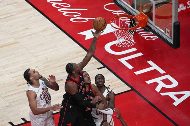 Cleveland Cavaliers vs Toronto Raptors TORONTO, CANADA - APRIL 23 : RJ Barrett (9) of Toronto Raptors in action during the Game Three of the Eastern Conference First Round NBA, Basketball Herren, USA Playoffs between Cleveland Cavaliers and Toronto Raptors at the Scotiabank Arena on April 23, 2026 in Toronto, Ontario, Canada. Mert Alper Dervis Anadolu Toronto Canada. Editorial use only. Please get in touch for any other usage.  Copyright: x2026xAnadoluxMertxAlperxDervisx