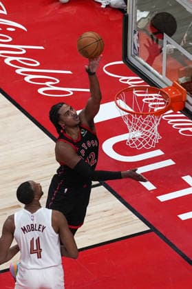 Cleveland Cavaliers vs Toronto Raptors TORONTO, CANADA - APRIL 23 : Colin Murray-Boyles (12) of Toronto Raptors in action during the Game Three of the Eastern Conference First Round NBA, Basketball Herren, USA Playoffs between Cleveland Cavaliers and Toronto Raptors at the Scotiabank Arena on April 23, 2026 in Toronto, Ontario, Canada. Mert Alper Dervis Anadolu Toronto Canada. Editorial use only. Please get in touch for any other usage.  Copyright: x2026xAnadoluxMertxAlperxDervisx