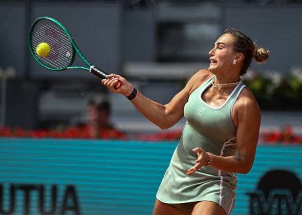 (260424) -- MADRID, April 24, 2026 -- Aryna Sabalenka hits a return during the women s singles round of 64 match between Aryna Sabalenka of Belarus and Peyton Stearns of the United States at the 2026 Madrid Open tennis tournament in Madrid, Spain, on April 23, 2026. ) (SP)SPAIN-MADRID-TENNIS-MADRID OPEN-WOMEN S SINGLES ChengxMin 
