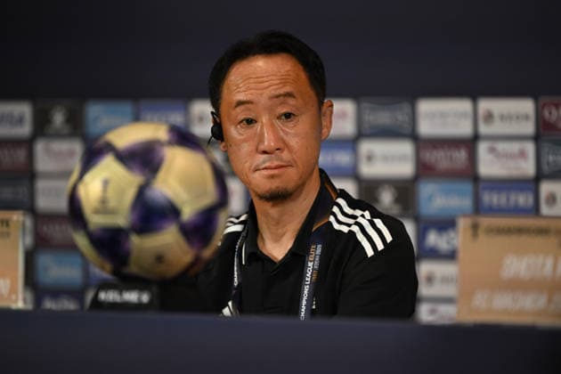 JEDDAH, SAUDI ARABIA - 24 April: Tsuyoshi Kuroda the cup the pre-match press conference, PK, Pressekonferenz ahead of the AFC Champions League Elite 2026 final.