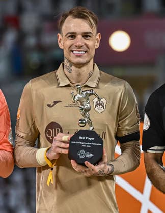 Al Rayyan SC vs Al-Shabab SC AGCFF Gulf Club Champions League Final Roger Guedes of Al Rayyan SC poses with the Best player trophy during an award ceremony for the AGCFF Gulf Club Champions League Final football match between QatarÕs Al Rayyan SC and Saudi Arabia s Al-Shabab SC at Ahmad bin Ali Stadium in Al Rayyan, Qatar, on April 23, 2026. DOHA Qatar Copyright: xNOUSHADx