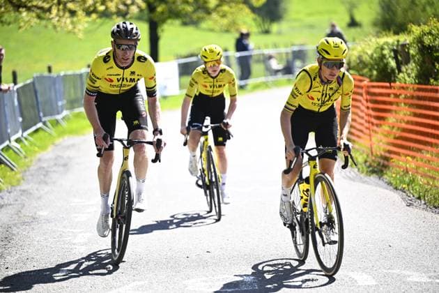 French Pauline Ferrand-Prevot of Team Visma-Lease a Bike (R) pictured in action during a training and track reconnaissance session, ahead of the Liege-Bastogne-Liege one day cycling race, Friday 24 April 2026. JASPERxJACOBS  x171819359x