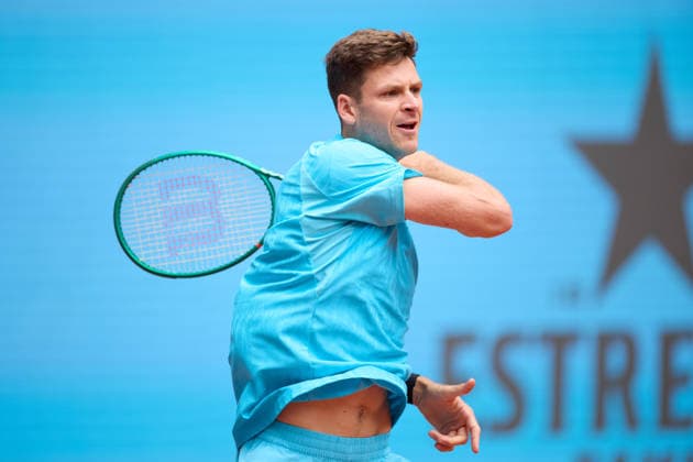 Mutua Madrid Open - Day Five Hubert Hurkacz of Poland plays a forehand against Lorenzo Musetti of Italy during the MenÕs Singles match on day five of the Mutua Madrid Open at Caja Magica on April 24, 2026, in Madrid, Spain. Madrid Caja Magica Madrid Spain RL_MMO2K26_000921 Copyright: xRicardoxLarreinax