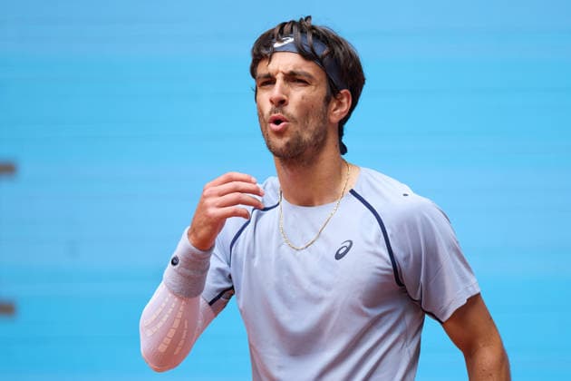 Mutua Madrid Open - Day Five Lorenzo Musetti of Italy reacts against Hubert Hurkacz of Poland during the MenÕs Singles match on day five of the Mutua Madrid Open at Caja Magica on April 24, 2026, in Madrid, Spain. Madrid Caja Magica Madrid Spain RL_MMO2K26_000935 Copyright: xRicardoxLarreinax