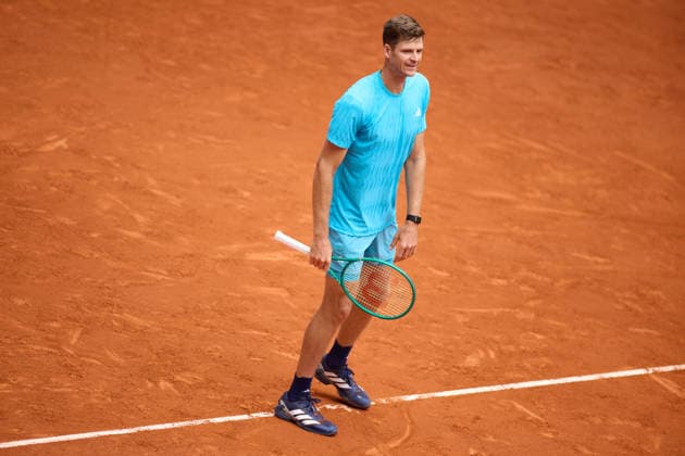 Mutua Madrid Open - Day Five Hubert Hurkacz of Poland reacts against Lorenzo Musetti of Italy during the MenÕs Singles match on day five of the Mutua Madrid Open at Caja Magica on April 24, 2026, in Madrid, Spain. Madrid Caja Magica Madrid Spain RL_MMO2K26_000944 Copyright: xRicardoxLarreinax