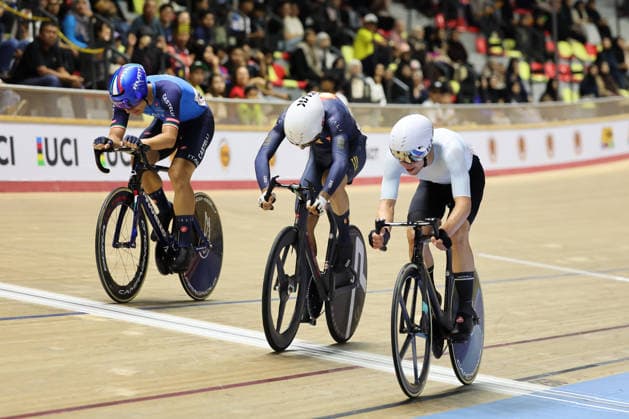 UCI Track World Cup: Nilai Picture by Alex Whitehead SWpix.com - 24 04 2026 - Cycling - UCI Track World Cup: Nilai - Velodrom Nasional Malaysia, Nilai, Malaysia - Men™s Elimination Race - Final - Matteo Fiorin (Italy), Alvaro Navas Marchal (Spain), Ilya Savekin (AIN) Nilai Velodrom Nasional Malaysia Malaysia Copyright: x xSWpix.comx(t axPhotographyxHubxLtd)xAlexxWhitehead SWpix.comx SWP-3030-13043