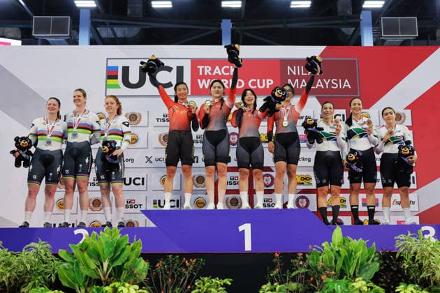 UCI Track World Cup: Nilai Picture by Alex Whitehead SWpix.com - 24 04 2026 - Cycling - UCI Track World Cup: Nilai - Velodrom Nasional Malaysia, Nilai, Malaysia - Women™s Team Sprint - Xuehuang Luo (China), Liying Yuan (China), Yuxuan Zhu (China), Lijuan Wang (China) receiving the Gold Medal, Kimberly Kalee (Netherlands), Hetty van de Wouw (Netherlands), Steffie van der Peet (Netherlands) receiving the Silver Medal and Maria Jose Vizcaino Garcia (Mexico), Yuli Paola Verdugo Osuna (Mexico), Luz Daniela Gaxiola Gonzalez (Mexico) receiving the Bronze Medal Nilai Velodrom Nasional Malaysia Malaysia Copyright: x xSWpix.comx(t axPhotographyxHubxLtd)xAlexxWhitehead SWpix.comx SWP-3030-13097