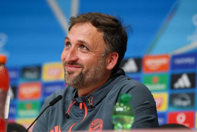 Jose Barcala (FC Bayern Muenchen, Chef-Trainer) bei der Pressekonferenz, GER, Internationale Pressekonferenz, FC Bayern Muenchen, Fussball, UEFA Womens Champions League, Halbfinale, Hinspiel, Saison 2025 2026, 24.04.2026, GER, Internationale Pressekonferenz, FC Bayern Muenchen, Fussball, UEFA Womens Champions League, Halbfinale, Hinspiel, Saison 2025 2026, 24.04.2026 Muenchen *** Jose Barcala FC Bayern Muenchen, Head coach at the press conference, GER, International press conference, FC Bayern Muenchen, Football, UEFA Womens Champions League, semi-final, first leg, 2025 2026 season, 24 04 2026, GER, International press conference, FC Bayern Muenchen, Football, UEFA Womens Champions League, semi-final, first leg, 2025 2026 season, 24 04 2026 Muenchen Copyright: xEibner-Pressefoto JennixMaulx EP_JML