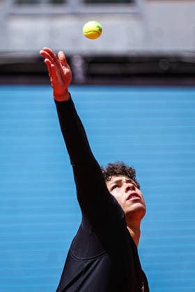 Mutua Madrid Open 2026 - Day 5 Ben Shelton of the United States competes against Dino Prizmic of Croatia during their Men s Singles match on Day Five of the Mutua Madrid Open at La Caja Magica on April 24, 2026, in Madrid, Spain. Madrid Madrid Spain  Copyright: xMiguelxReisx originalFilename:reis-notitle260424_npPnP.jpg