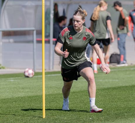 Alara Sehitler FC Bayern Muenchen Frauen, 14 GER, FC Bayern Muenchen Frauen, Football, UEFA Womens Champions League, Final training before semi-final against FC Barcelona, Season 2025 2026, 24 04 2026 DFL DFB REGULATIONS PROHIBIT ANY USE OF PHOTOGRAPHS as IMAGE SEQUENCES and or QUASI VIDEO GER, FC Bayern Muenchen Frauen, Fußball, UEFA Womens Champions League, Final training before semi-final against FC Barcelona, Saison 2025 2026, 24 04 2026 Muenchen Copyright: xEibner-Pressefoto FranzxFeinerx EP_HFR