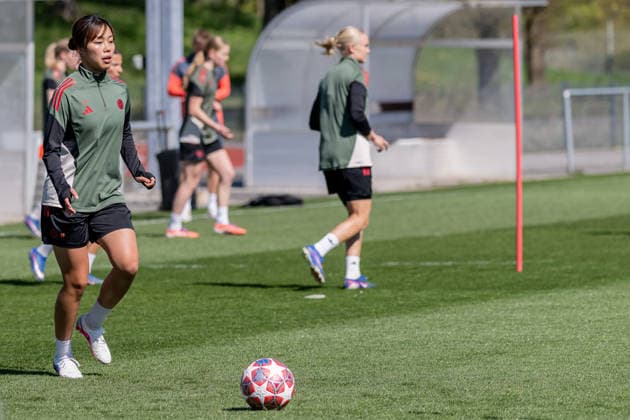 Momoko Tanikawa FC Bayern Muenchen Frauen, 18 GER, FC Bayern Muenchen Frauen, Football, UEFA Womens Champions League, Final training before semi-final against FC Barcelona, Season 2025 2026, 24 04 2026 DFL DFB REGULATIONS PROHIBIT ANY USE OF PHOTOGRAPHS as IMAGE SEQUENCES and or QUASI VIDEO GER, FC Bayern Muenchen Frauen, Fußball, UEFA Womens Champions League, Final training before semi-final against FC Barcelona, Saison 2025 2026, 24 04 2026 Muenchen Copyright: xEibner-Pressefoto FranzxFeinerx EP_HFR