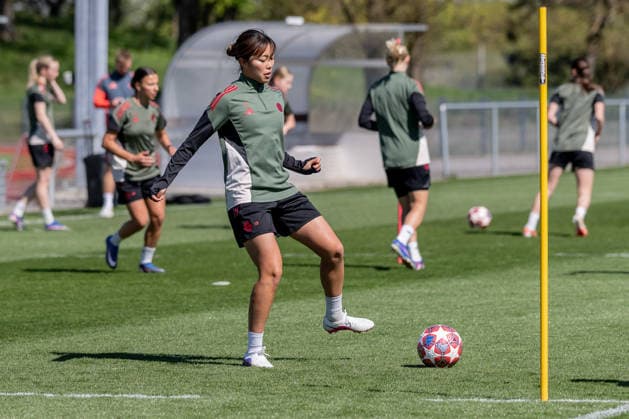 Momoko Tanikawa FC Bayern Muenchen Frauen, 18 GER, FC Bayern Muenchen Frauen, Football, UEFA Womens Champions League, Final training before semi-final against FC Barcelona, Season 2025 2026, 24 04 2026 DFL DFB REGULATIONS PROHIBIT ANY USE OF PHOTOGRAPHS as IMAGE SEQUENCES and or QUASI VIDEO GER, FC Bayern Muenchen Frauen, Fußball, UEFA Womens Champions League, Final training before semi-final against FC Barcelona, Saison 2025 2026, 24 04 2026 Muenchen Copyright: xEibner-Pressefoto FranzxFeinerx EP_HFR