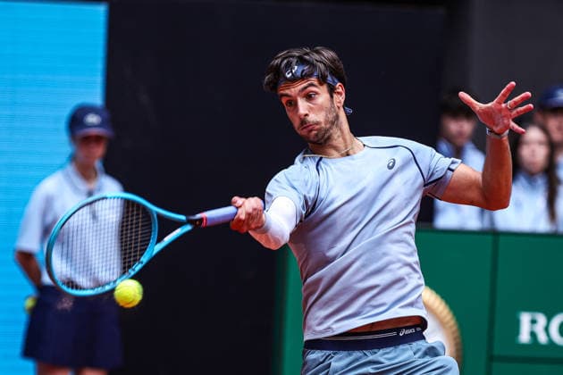 Mutua Madrid Open 2026 - Day 5 Lorenzo Musetti of Italy competes against Hubert Hurkacz of Poland during their Men s Singles match on Day Five of the Mutua Madrid Open at La Caja Magica on April 24, 2026, in Madrid, Spain. Madrid Madrid Spain  Copyright: xMiguelxReisx originalFilename:reis-notitle260424_npTaS.jpg