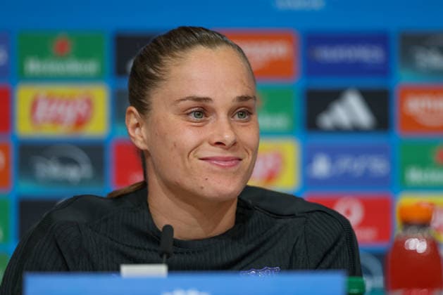 Ewa Pajor FC Barcelona, Barca 17) bei der Pressekonferenz, GER, Internationale Pressekonferenz, FC Barcelona, Fussball, UEFA Womens Champions League, Halbfinale, Hinspiel, Saison 2025 2026, 24.04.2026, GER, Internationale Pressekonferenz, FC Barcelona, Fussball, UEFA Womens Champions League, Halbfinale, Hinspiel, Saison 2025 2026, 24.04.2026 Muenchen *** Ewa Pajor FC Barcelona, 17 at the press conference, GER, International press conference, FC Barcelona, Football, UEFA Womens Champions League, Semi-final, First leg, 2025 2026 season, 24 04 2026, GER, International press conference, FC Barcelona, Football, UEFA Womens Champions League, Semi-final, First leg, 2025 2026 season, 24 04 2026 Munich Copyright: xEibner-Pressefoto JennixMaulx EP_JML