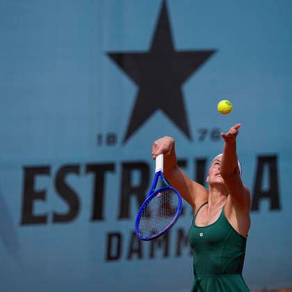 April 24, 2026, Madrid, Madrid, Spain: Marta Kostyuk of Ukraine plays against Yulia Putintseva of Kazakhstan during the Mutua Madrid Open 2026, ATP, Tennis Herren Masters 1000 and WTA, Tennis Damen 1000, at La Caja Magica on April 24, 2026 in Madrid, Spain. Mutua Madrid Open 2026 - Day 5 - ZUMAa181 20260424_zaa_a181_276 Copyright: xOscarxJ.xBarrosox