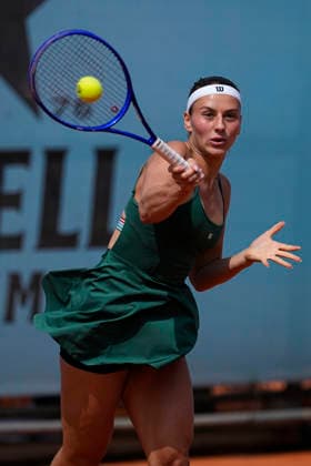 April 24, 2026, Madrid, Madrid, Spain: Marta Kostyuk of Ukraine plays against Yulia Putintseva of Kazakhstan during the Mutua Madrid Open 2026, ATP, Tennis Herren Masters 1000 and WTA, Tennis Damen 1000, at La Caja Magica on April 24, 2026 in Madrid, Spain. Mutua Madrid Open 2026 - Day 5 - ZUMAa181 20260424_zaa_a181_277 Copyright: xOscarxJ.xBarrosox