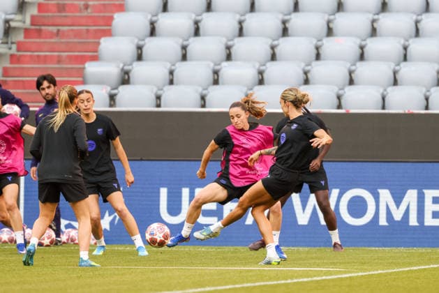 FC Barcelona players training with Pere Romeu FC Barcelona, Head Coach , GER, Official final training, FC Barcelona, Football, UEFA Womens Champions League, Semi-final, First leg, 2025 2026 season, 24 04 2026, GER, Official final training, FC Barcelona, Football, UEFA Womens Champions League, Semi-final, First leg, 2025 2026 season, 24 04 2026 Munich Copyright: xEibner-Pressefoto JennixMaulx EP_JML