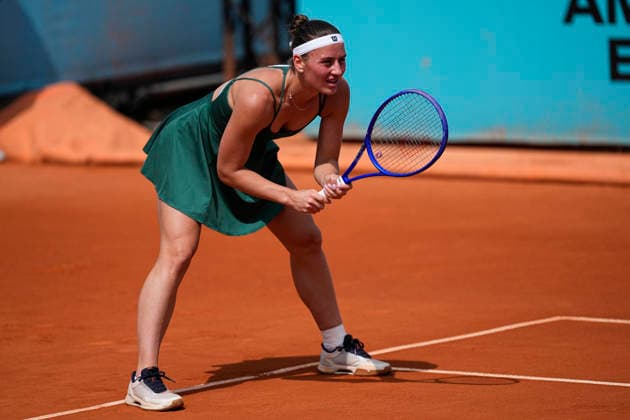 April 24, 2026, Madrid, Madrid, Spain: Marta Kostyuk of Ukraine plays against Yulia Putintseva of Kazakhstan during the Mutua Madrid Open 2026, ATP, Tennis Herren Masters 1000 and WTA, Tennis Damen 1000, at La Caja Magica on April 24, 2026 in Madrid, Spain. Mutua Madrid Open 2026 - Day 5 - ZUMAa181 20260424_zaa_a181_312 Copyright: xOscarxJ.xBarrosox