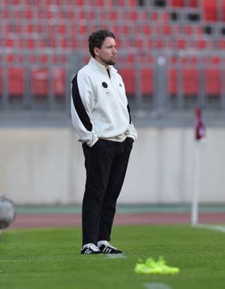 24 04 2026 Soccer Season 2025 2026 1 Women Soccer Bundesliga 23 Matchday 1 FC Nuremberg FCN Club Hamburger SV HSV Sportfoto Zink DaMa xdaxmax Thomas Oostendorp Coach 1 FC Nuremberg FCN pensive