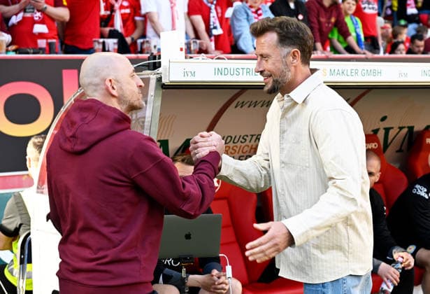 Soccer 2 Bundesliga Season 2025 26 1 FC Kaiserslautern 24 04 2026 Fritz Walter Stadion 1 FC Kaiserslautern fck Eintracht Braunschweig bs Coach Torsten LIEBERKNECHT 1 FC Kaiserslautern , li Coach Lars KORNETKA Eintracht Braunschweig 1 FC Kaiserslautern