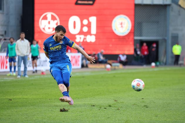 24 04 2026, xrekx, Fußball 2 Bundesliga, 1 FC Kaiserslautern Eintracht Braunschweig v l Mehmet Aydin Eintracht Braunschweig DFL DFB REGULATIONS PROHIBIT ANY USE OF PHOTOGRAPHS as IMAGE SEQUENCES and or QUASI VIDEO Kaiserslautern