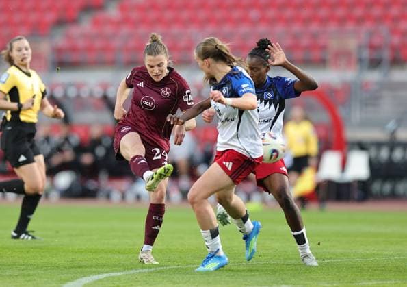 24 04 2026 Soccer Season 2025 2026 1 Women Soccer Bundesliga 23 Matchday 1 FC Nürnberg FCN Club Hamburger SV HSV Sportfoto Zink DaMa xdaxmax Nastassja Lein 24, 1 FC Nürnberg FCN with shot on goal