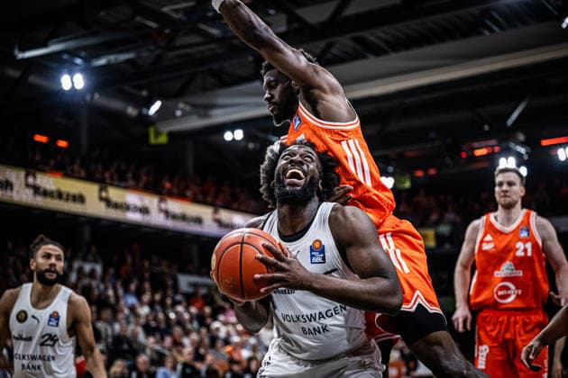 1 Basketball Bundesliga, easyCredit BBL, Season 2025 2026, Men, Main Round, 31 Matchday, 24 04 2026, RASTA Vechta Löwen Braunschweig Oluwasimisola Shittu 45 Basketball Löwen Braunschweig in action Vechta RASTA Dome Lower Saxony Germany