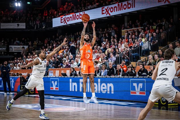 1 Basketball Bundesliga, easyCredit BBL, Season 2025 2026, Men, Main Round, 31 Matchday, 24 04 2026, RASTA Vechta Löwen Braunschweig Tevin Brown 10 RASTA Vechta at Jumpshot Vechta RASTA Dome Lower Saxony Germany