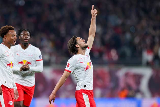 Max Finkgraefe (RB Leipzig) bejubelt seinen Treffer zum 1:0, Bundesliga, RB Leipzig v 1. FC Union Berlin, Red Bull Arena am 24. April 2026 in Leipzig, Deutschland. (Foto von Marco Steinbrenner DeFodi Images) Max Finkgraefe (RB Leipzig) celebrates after scoring his teams first goal, Bundesliga, RB Leipzig v 1. FC Union Berlin, Red Bull Arena, April 24, 2026 in Leipzig, Germany. (Photo by Marco Steinbrenner DeFodi Images) DFL regulations prohibit any use of photographs as image sequences and or quasi-video. - *** Max Finkgraefe RB Leipzig celebrates his goal for 1 0, Bundesliga, RB Leipzig v 1 FC Union Berlin, Red Bull Arena on April 24, 2026 in Leipzig, Germany Photo by Marco Steinbrenner DeFodi Images Max Finkgraefe RB Leipzig celebrates after scoring his teams first goal, Bundesliga, RB Leipzig v 1 FC Union Berlin, Red Bull Arena, April 24, 2026 in Leipzig, Germany Photo by Marco Steinbrenner DeFodi Images DFL regulations prohibit any use of photographs as image sequences and or quasi video