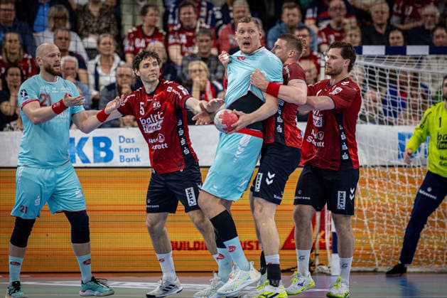 DAIKIN HBL SG Flensburg Handewitt vs MT Melsungen 24 04 26 Dainis Kristopans No 10, MT Melsungen vs Blaz Blagotinsek No 43, SG Flensburg Handewitt DAIKIN HBL SG Flensburg Handewitt vs MT Melsungen, GP JOULE Arena on 24 04 26 Copyright: xBEAUTIFULxSPORTS MarioxM.xKobergx