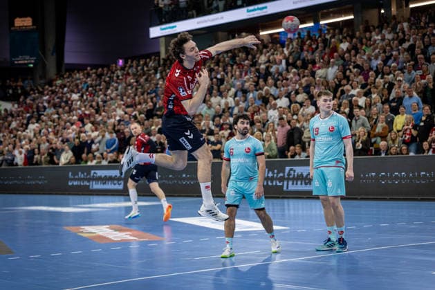 DAIKIN HBL: SG Flensburg-Handewitt vs MT Melsungen; 24.04.26 Niclas Kirkelokke (Nr.05, SG Flensburg-Handewitt) im Angriff DAIKIN HBL: SG Flensburg-Handewitt vs MT Melsungen, GP JOULE Arena am 24.04.26 *** DAIKIN HBL SG Flensburg Handewitt vs MT Melsungen 24 04 26 Niclas Kirkelokke No 05, SG Flensburg Handewitt in attack DAIKIN HBL SG Flensburg Handewitt vs MT Melsungen, GP JOULE Arena on 24 04 26 Copyright: xBEAUTIFULxSPORTS MarioxM.xKobergx