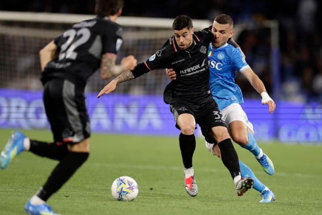 Italy: Serie a football match SSC Napoli vs Cremonese Napoli s Italian defender Alessandro Buongiorno challenges for the ball with Cremonese s Argentinian midfielder Martin Payero during the Serie A football match between SSC Napoli vs Cremonese at the Diego Armando Maradona Stadium in Naples, on April 24, 2026. _BPH2782 Copyright: xAntonioxBalascox
