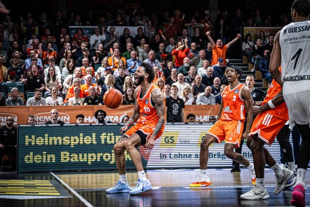 1 Basketball Bundesliga, easyCredit BBL, Season 2025 2026, Men, Main Round, Matchday 31, 24 04 2026, RASTA Vechta Löwen Braunschweig Tevin Brown 10 RASTA Vechta shows emotions during the game Vechta RASTA Dome Lower Saxony Germany