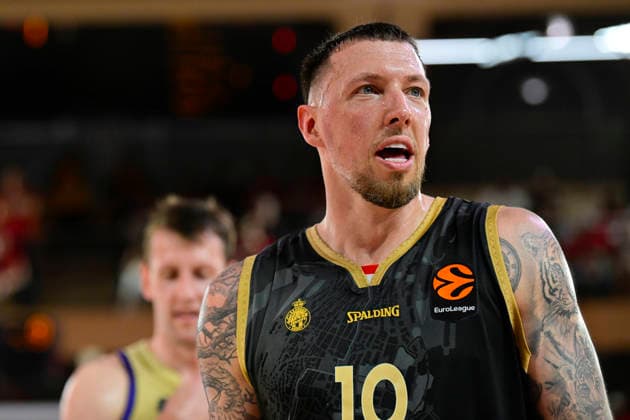 BASKET-BALL : AS Monaco VS FC Barcelona, Barca - Play-in EuroLeague - 24 04 2026 Daniel Theis (ASM) - Play-in EuroLeague match between AS Monaco and FC Barcelona on April 24, 2026 at the Gaston-MÃ decin sports hall in Monaco. MonacoMonaco  Copyright: xWilliamxCannarellax